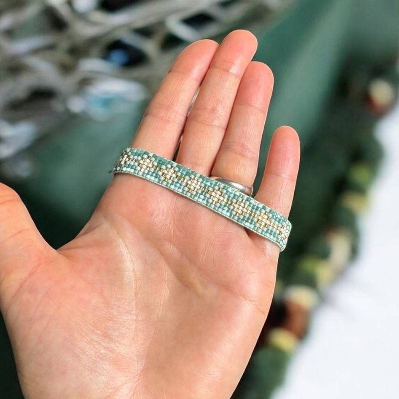 Fashion, accesorii si bijuterii - Femei - Bijuterii femei - Bratari femei - Bratara dama eleganta Yara din margele Miyuki turcoaz impletita pe snur - Infinity.ro