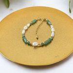 Fashion, accesorii si bijuterii - Femei - Bijuterii femei - Bratari femei - Bratara dama Lana din jad verde si perle naturale cu argint placat cu aur - Infinity.ro