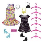 Jucarii, Copii si Bebe - Jucarii si jocuri - Papusi si accesorii - Casute de papusi si mobilier - Set Barbie Fashion dulap cu haine incluse - Mattel - Infinity.ro