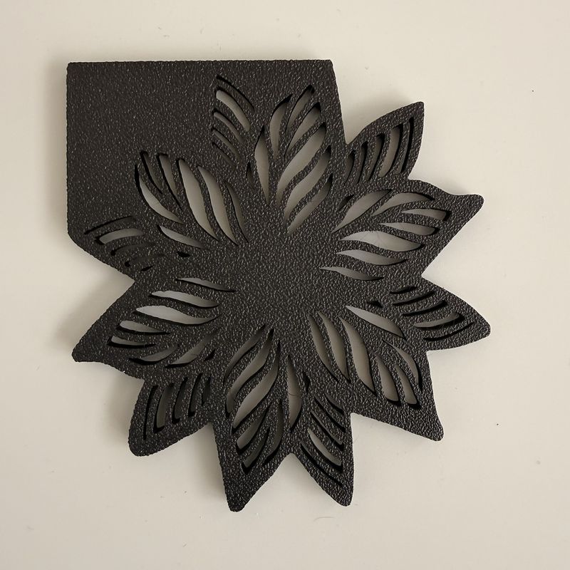 Casa si Gradina - Bucatarie si vesela - Accesorii bar - Suporturi bauturi - Set 4 suporturi / coastere pahare, Floare, 10 X 9.5 cm, Negru, imprimate 3D - Infinity.ro