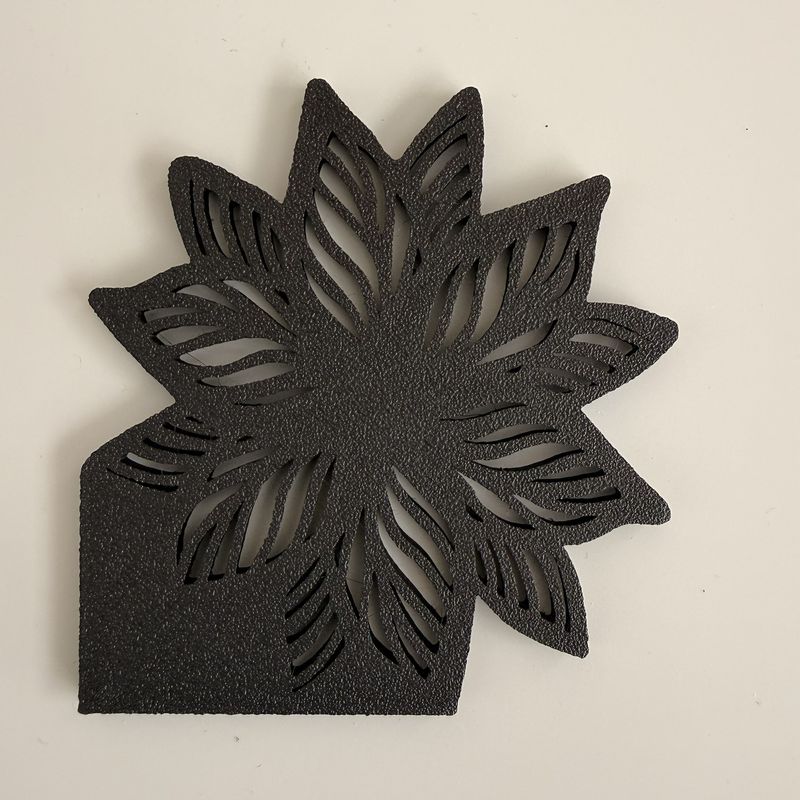 Casa si Gradina - Bucatarie si vesela - Accesorii bar - Suporturi bauturi - Set 4 suporturi / coastere pahare, Floare, 10 X 9.5 cm, Negru, imprimate 3D - Infinity.ro