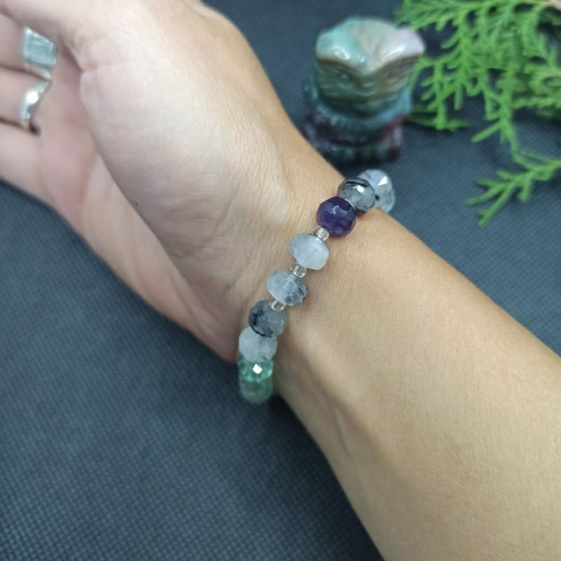 Fashion, accesorii si bijuterii - Femei - Bijuterii femei - Bratari femei - Bratara cristale femei Leonora, cu pietre semipretioase de Fluorit si Cuart Rutilat, magele fatetate de 6mm - Infinity.ro