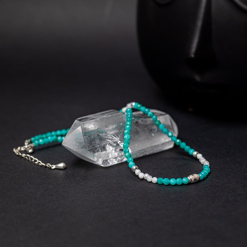 Fashion, accesorii si bijuterii - Femei - Bijuterii femei - Coliere femei - Colier choker Anadi din pietre semipretioase de Amazonit si Piatra Lunii, inchidere si accesorii din argint 925 - Infinity.ro