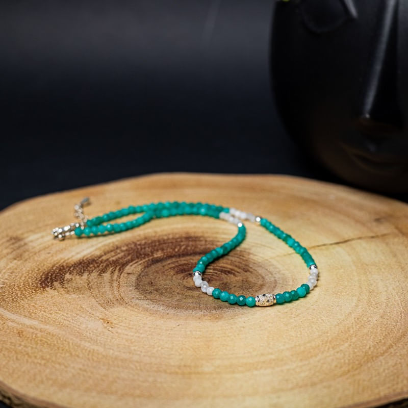 Fashion, accesorii si bijuterii - Femei - Bijuterii femei - Coliere femei - Colier choker Anadi din pietre semipretioase de Amazonit si Piatra Lunii, inchidere si accesorii din argint 925 - Infinity.ro