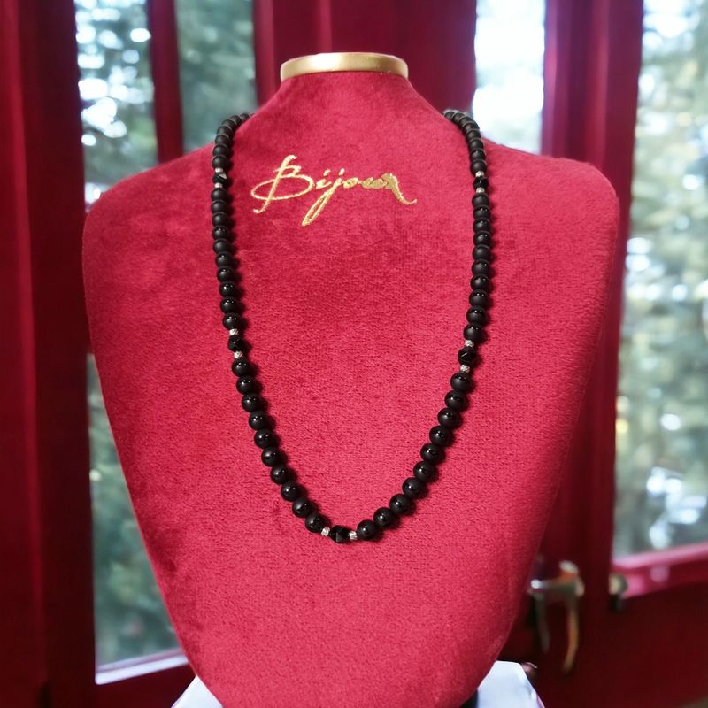 Fashion, accesorii si bijuterii - Barbati - Bijuterii barbati - Lanturi si pandantive barbati - Colier margele barbati Amadi din Agat Negru si Onix cu accesorii din inox si inchidere magnetica - Infinity.ro