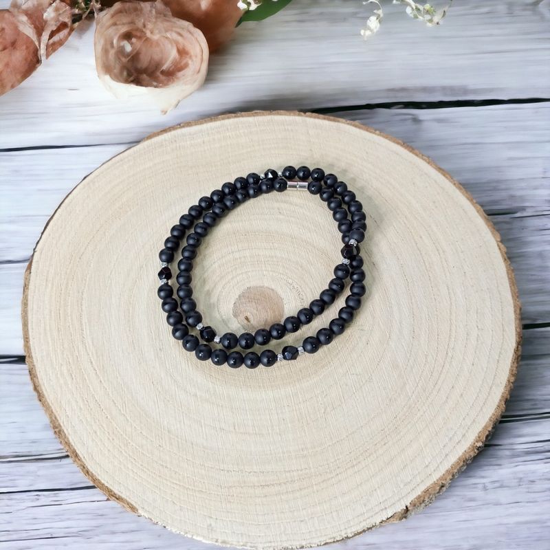 Fashion, accesorii si bijuterii - Barbati - Bijuterii barbati - Lanturi si pandantive barbati - Colier margele barbati Amadi din Agat Negru si Onix cu accesorii din inox si inchidere magnetica - Infinity.ro