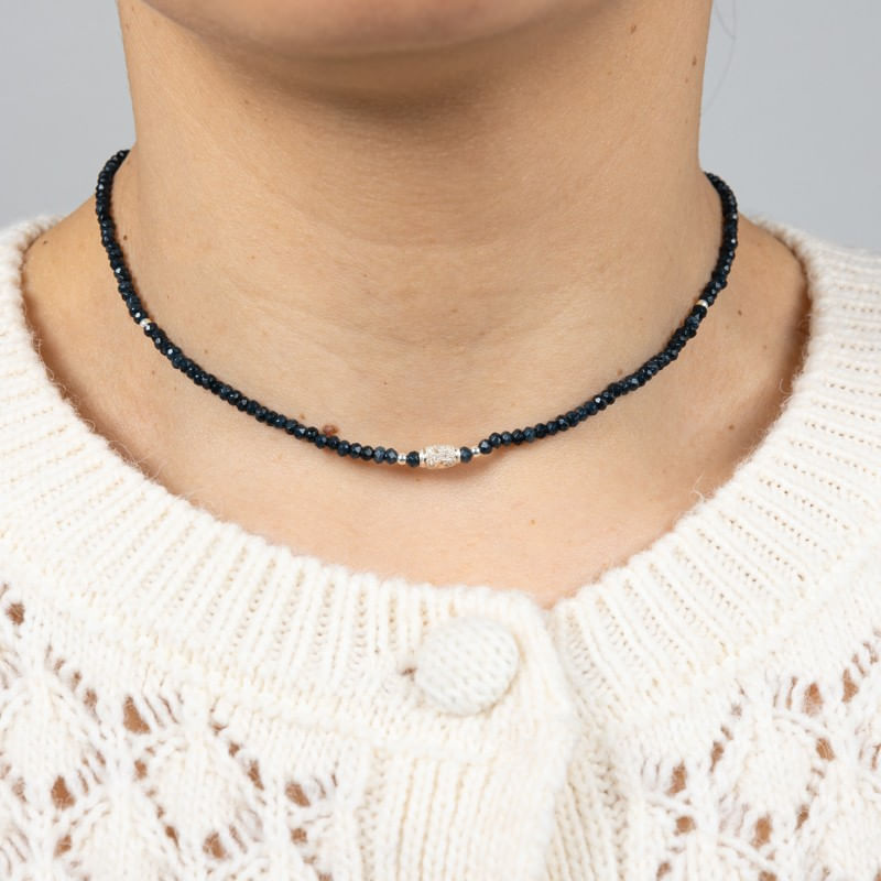 Fashion, accesorii si bijuterii - Femei - Bijuterii femei - Coliere femei - Colier Choker Mihit din pietre naturale de Jad Bleumarin cu accesorii si sistem de inchidere din argint 925 - Infinity.ro