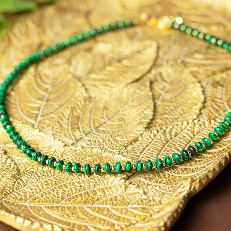 Fashion, accesorii si bijuterii - Femei - Bijuterii femei - Coliere femei - Colier choker din Malachit sintetic, Kamia cu inchizatoare din cupru, placat cu aur de 18K - Infinity.ro