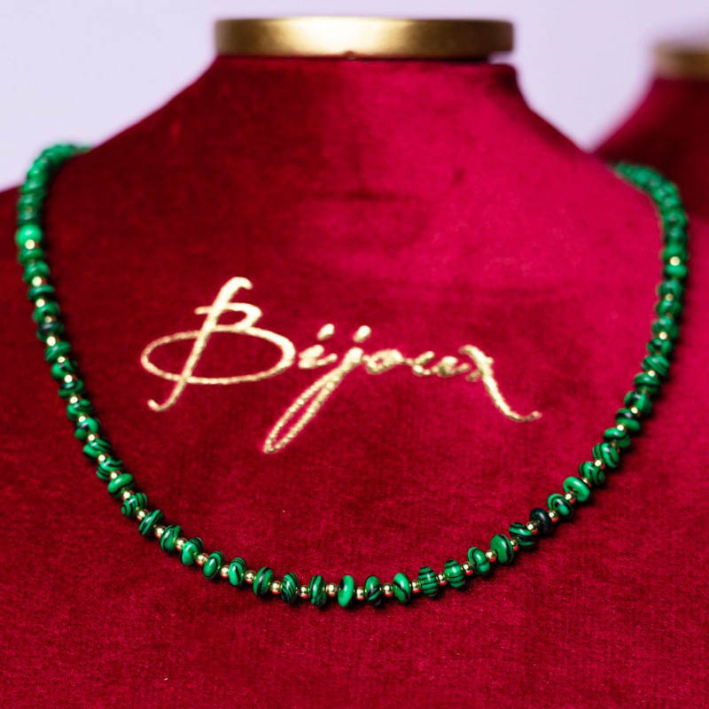 Fashion, accesorii si bijuterii - Femei - Bijuterii femei - Coliere femei - Colier choker din Malachit sintetic, Kamia cu inchizatoare din cupru, placat cu aur de 18K - Infinity.ro