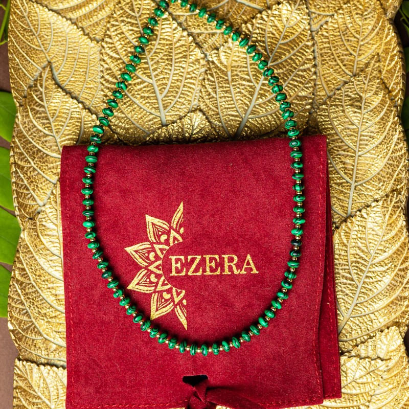 Fashion, accesorii si bijuterii - Femei - Bijuterii femei - Coliere femei - Colier choker din Malachit sintetic, Kamia cu inchizatoare din cupru, placat cu aur de 18K - Infinity.ro