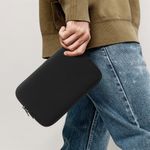 Laptop, Telefoane si Tablete - Tablete si accesorii tablete - Accesorii Tablete - Huse tablete - Husa tip pouch Kwmobile universala pentru tableta, neopren, negru, protectie la zgarieturi, fermoar - Infinity.ro