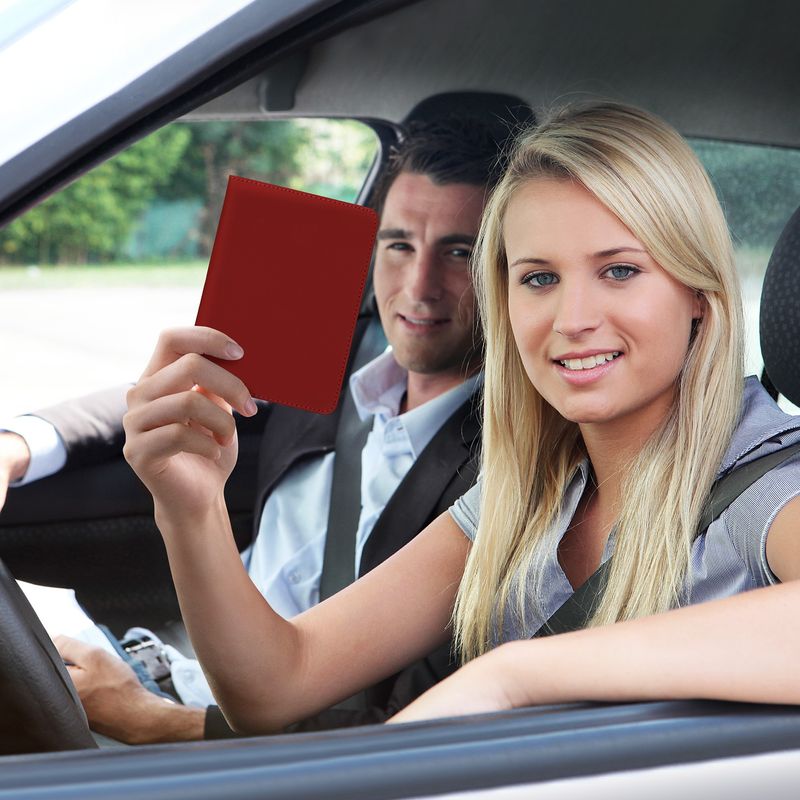 Fashion, accesorii si bijuterii - Barbati - Accesorii barbati - Portofele barbati - Portdocument auto Kwmobile pentru acte 10.5 x 14.8 cm, piele ecologica, mov, portabil, antizgarieturi - Infinity.ro