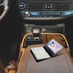 Fashion, accesorii si bijuterii - Barbati - Accesorii barbati - Portofele barbati - Portdocument auto Kwmobile pentru acte 10.5 x 14.8 cm, piele ecologica, gri, portabil, antizgarieturi - Infinity.ro