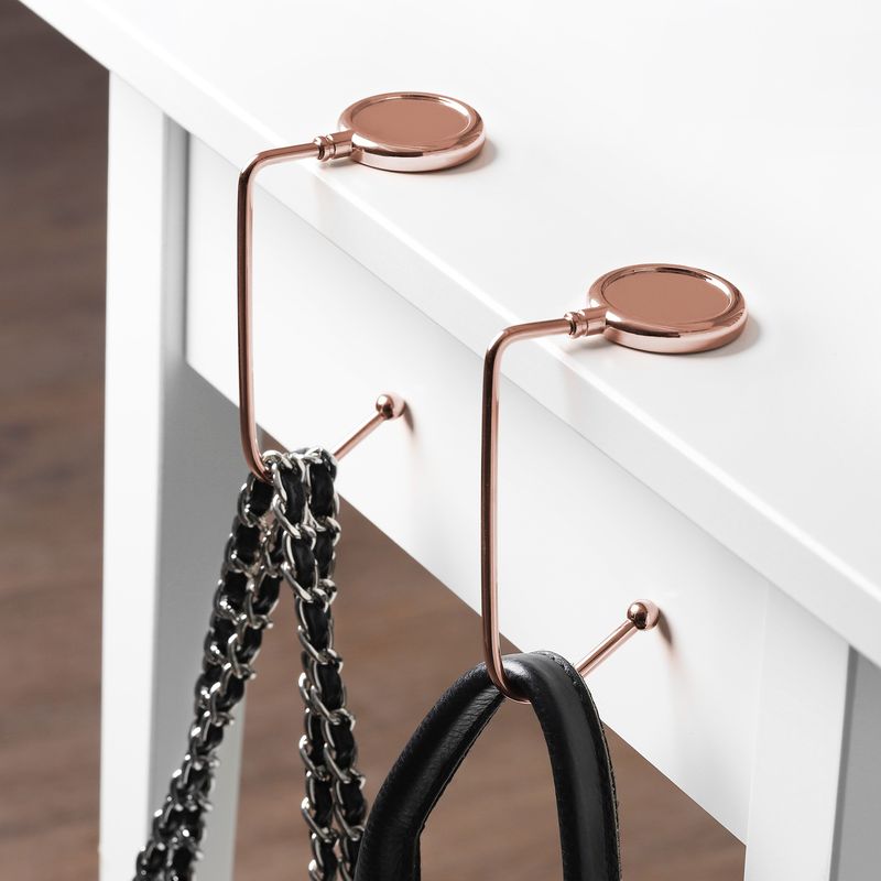 Casa si Gradina - Mobilier - Feronerie si accesorii mobila - Set 2 carlige pliabile de masa pentru geanta Kwmobile, anti-alunecare, metal, bronz - Infinity.ro