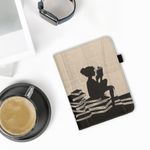 Laptop, Telefoane si Tablete - Ebook reader si accesorii - Accesorii eBook Reader - Husa Kwmobile pentru Amazon Kindle Paperwhite 12 (2024), Colorsoft, inchidere magnetica, piele ecologica, negru, bej - Infinity.ro