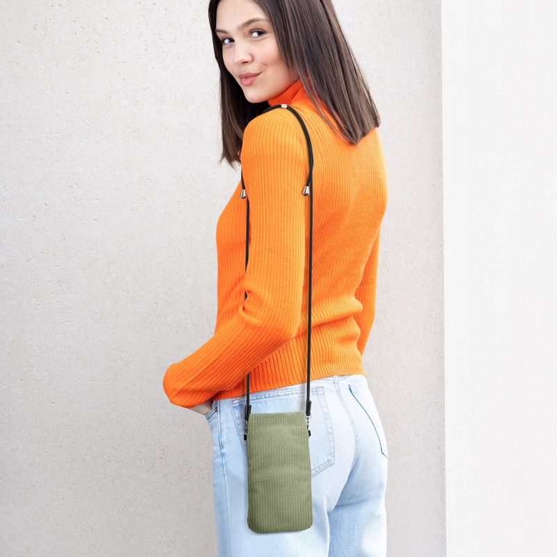 Laptop, Telefoane si Tablete - Telefoane mobile si accesorii - Accesorii Telefoane - Huse telefoane - Husa universala Kwmobile, inchidere magnetica, protectie la zgarieturi, textil, nailon, verde - Infinity.ro