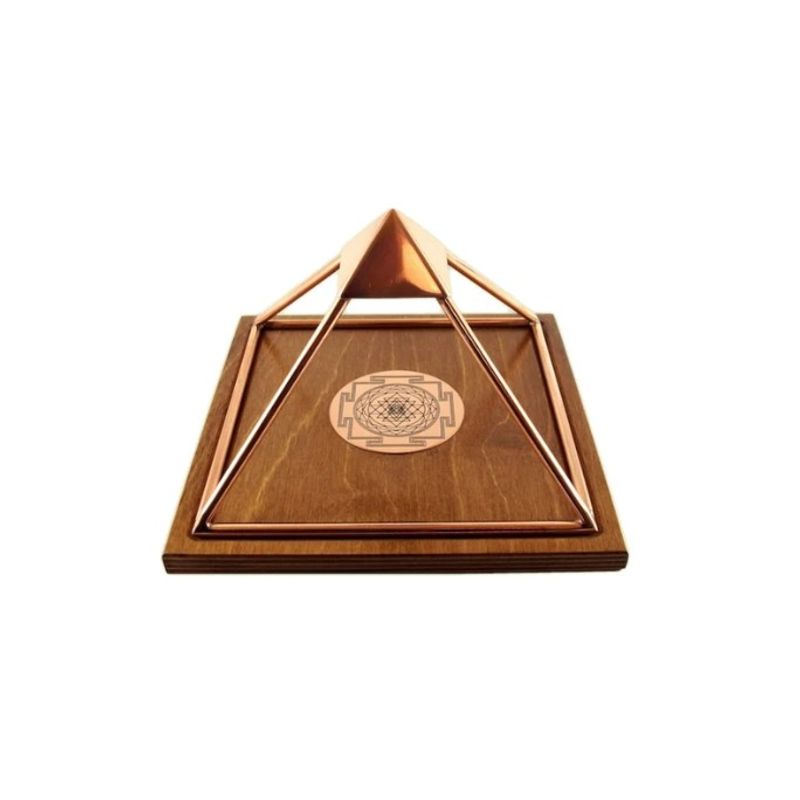 Casa si Gradina - Decoratiuni - Obiecte decorative - Accesorii decorative - Piramida cupru realizata manual cu diagrama sacra Sri Yantra, pentru incarcare, energizare, 21.7 cm - Infinity.ro