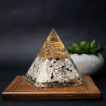 Casa si Gradina - Decoratiuni - Obiecte decorative - Accesorii decorative - NOU! Piramida orgonica cu cristale Moonstone Rainbow pentru regasirea echilibrului, a starii de calm si relaxare - Infinity.ro