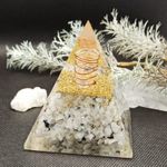 Casa si Gradina - Decoratiuni - Obiecte decorative - Accesorii decorative - NOU! Piramida orgonica cu cristale Moonstone Rainbow pentru regasirea echilibrului, a starii de calm si relaxare - Infinity.ro