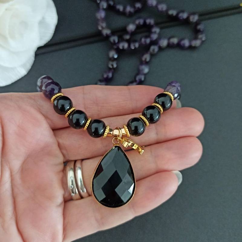 Fashion, accesorii si bijuterii - Femei - Bijuterii femei - Coliere femei - Colier Mantra Mala Kiaan, cu 108 margele Mala, pietre semipretioase de Ametist si Onix - Infinity.ro