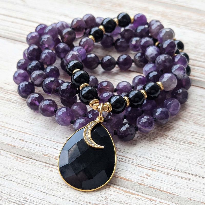 Fashion, accesorii si bijuterii - Femei - Bijuterii femei - Coliere femei - Colier Mantra Mala Kiaan, cu 108 margele Mala, pietre semipretioase de Ametist si Onix - Infinity.ro