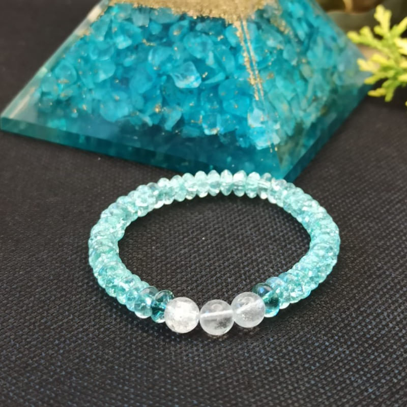 Fashion, accesorii si bijuterii - Femei - Bijuterii femei - Bratari femei - Bratara dama Yohana cu cristale de cuart transparent - Infinity.ro