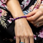 Fashion, accesorii si bijuterii - Femei - Bijuterii femei - Bratari femei - Bratara pietre semipretioase dama Chameli din cristale de Jad Mov, sfere de 6mm - Infinity.ro