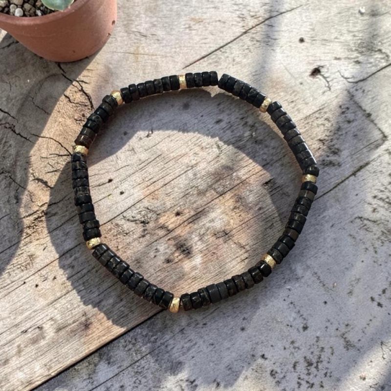 Fashion, accesorii si bijuterii - Barbati - Bijuterii barbati - Bratari barbati - Bratara Barbati Kunal din Sediment Marin de Jasp negru cu accesorii din Cupru aurit - Infinity.ro