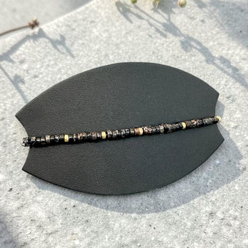 Fashion, accesorii si bijuterii - Barbati - Bijuterii barbati - Bratari barbati - Bratara Barbati Kunal din Sediment Marin de Jasp negru cu accesorii din Cupru aurit - Infinity.ro