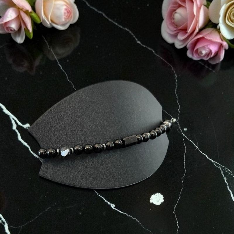 Fashion, accesorii si bijuterii - Femei - Bijuterii femei - Bratari femei - Bratara femei Nalin din piatra de Turmalina si Shell Turquoise Negru, margele de 6mm - Infinity.ro