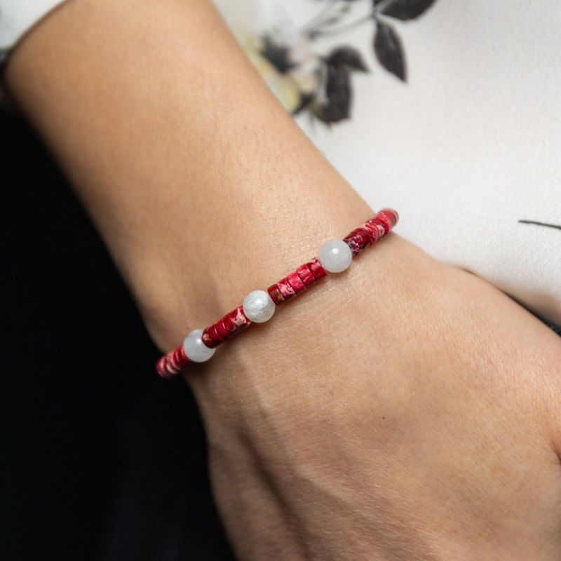 Fashion, accesorii si bijuterii - Femei - Bijuterii femei - Bratari femei - Bratara pietre semipretioase dama, Lori, cu cristale de Piatra Lunii si distantiere din Sediment Marin Rosu - Infinity.ro