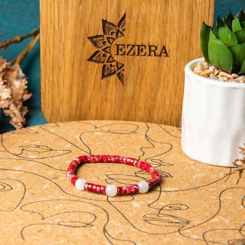 Fashion, accesorii si bijuterii - Femei - Bijuterii femei - Bratari femei - Bratara pietre semipretioase dama, Lori, cu cristale de Piatra Lunii si distantiere din Sediment Marin Rosu - Infinity.ro