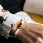 Fashion, accesorii si bijuterii - Femei - Bijuterii femei - Bratari femei - Bratara pietre semipretioase Piatra Lunii si Cloisonne Rosu pentru femei, Kamari, margele de 6mm - Infinity.ro