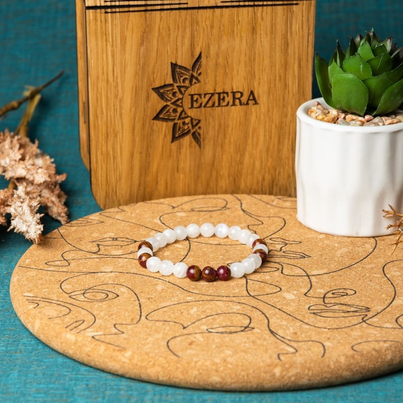 Fashion, accesorii si bijuterii - Femei - Bijuterii femei - Bratari femei - Bratara pietre semipretioase Piatra Lunii si Cloisonne Rosu pentru femei, Kamari, margele de 6mm - Infinity.ro