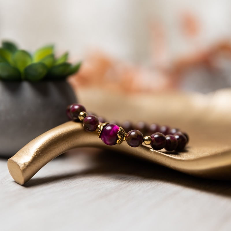 Fashion, accesorii si bijuterii - Femei - Bijuterii femei - Bratari femei - Bratara fete Karina din margele Cloisonne Rosii si Ochi de Tigru, margele de 8mm - Infinity.ro