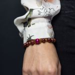 Fashion, accesorii si bijuterii - Femei - Bijuterii femei - Bratari femei - Bratara fete Karina din margele Cloisonne Rosii si Ochi de Tigru, margele de 8mm - Infinity.ro