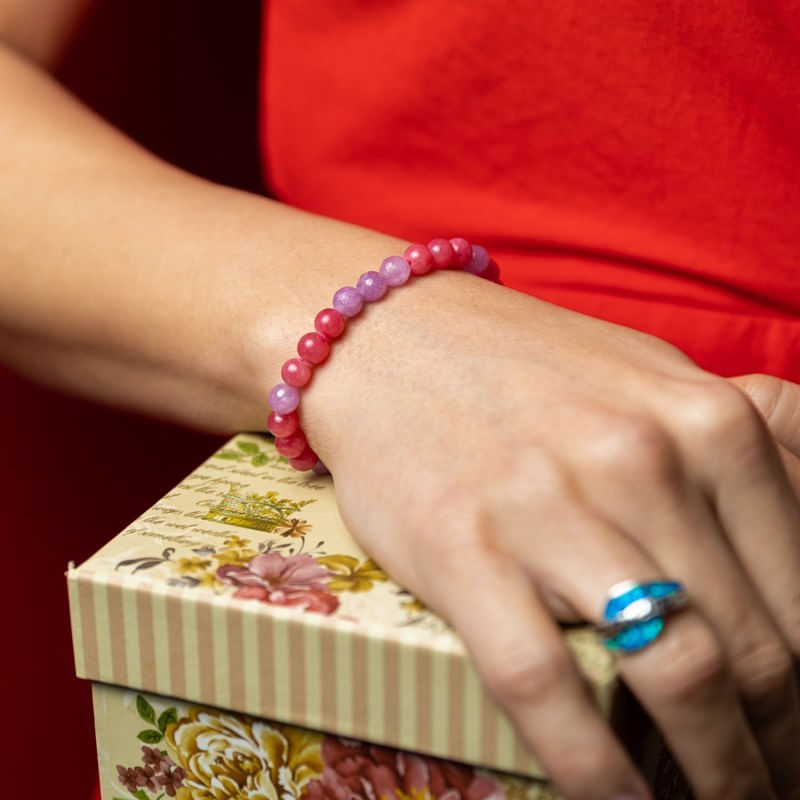 Fashion, accesorii si bijuterii - Femei - Bijuterii femei - Bratari femei - Bratara elastica cu pietre semipretioase fete Namya din cristale de Jad, sfere de 6mm - Infinity.ro