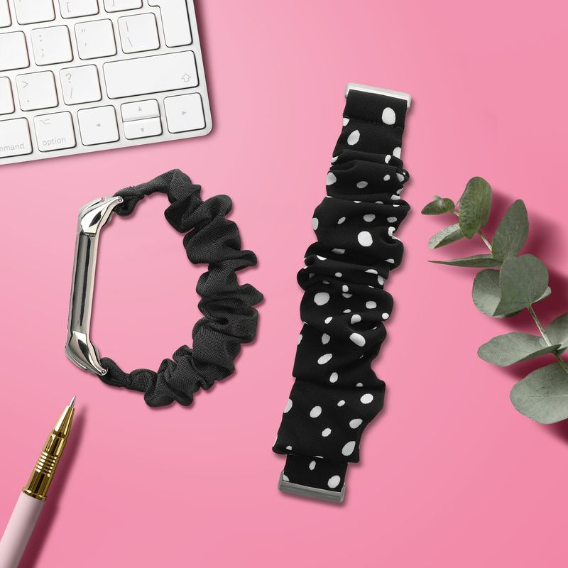 Laptop, Telefoane si Tablete - Wearables si gadgeturi - Wearables - Accesorii wearables - Curea pentru smartwatch Kwmobile pentru Fitbit Versa 4, Sense 2, Versa 3, Sense, material flexibil, bumbac, negru, alb - Infinity.ro