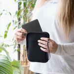 Laptop, Telefoane si Tablete - Ebook reader si accesorii - Accesorii eBook Reader - Husa pentru eBook Reader Kwmobile, protectie la socuri, neopren, mov - Infinity.ro
