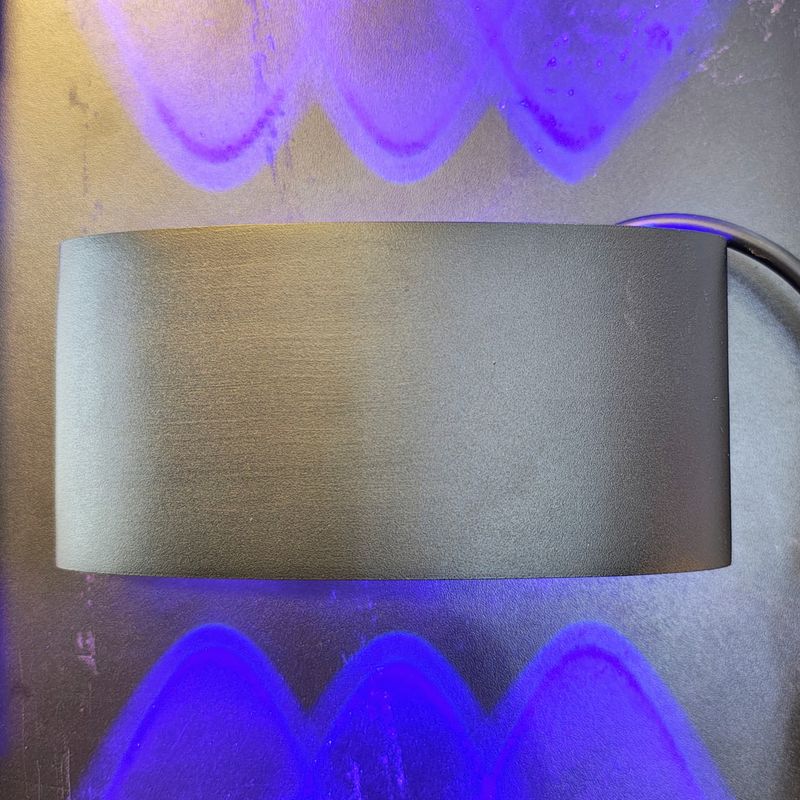 Casa si Gradina - Corpuri si surse de iluminat - Plafoniere, aplice si spoturi - Aplica LED RGB 6W Bidirectionala, cu Telecomanda, IP54, Aluminiu, Exterior/Interior, Negru, engros - Infinity.ro