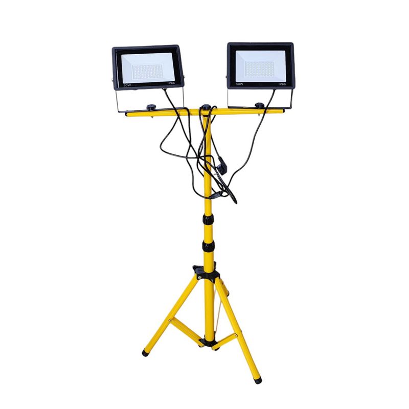 TV, Audio-Video si Foto - Aparate foto si accesorii - Accesorii foto si video - Trepiede - Trepied telescopic cu 2 proiectoare Led de 50W fiecare ,IP66,conectate, plus cablu alimentare de 290 cm - Infinity.ro