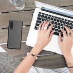 Laptop, Telefoane si Tablete - Telefoane mobile si accesorii - Accesorii Telefoane - Huse telefoane - Husa Kwmobile pentru Huawei P30, anti-alunecare, silicon, gri - Infinity.ro