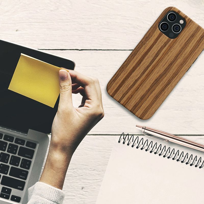 Laptop, Telefoane si Tablete - Telefoane mobile si accesorii - Accesorii Telefoane - Huse telefoane - Husa Kwmobile pentru iPhone 12/12 Pro, anti-alunecare, lemn, TPU, maro - Infinity.ro
