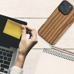 Laptop, Telefoane si Tablete - Telefoane mobile si accesorii - Accesorii Telefoane - Huse telefoane - Husa Kwmobile pentru iPhone 16 Pro Max, anti-alunecare, lemn, TPU, aspect vintage - Infinity.ro