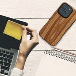 Laptop, Telefoane si Tablete - Telefoane mobile si accesorii - Accesorii Telefoane - Huse telefoane - Husa Kwmobile pentru iPhone 16 Pro, anti-alunecare, lemn, TPU, aspect vintage - Infinity.ro