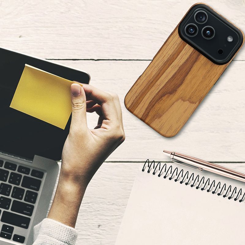 Laptop, Telefoane si Tablete - Telefoane mobile si accesorii - Accesorii Telefoane - Huse telefoane - Husa Kwmobile pentru iPhone 17 Pro, anti-alunecare, lemn, TPU, aspect vintage - Infinity.ro