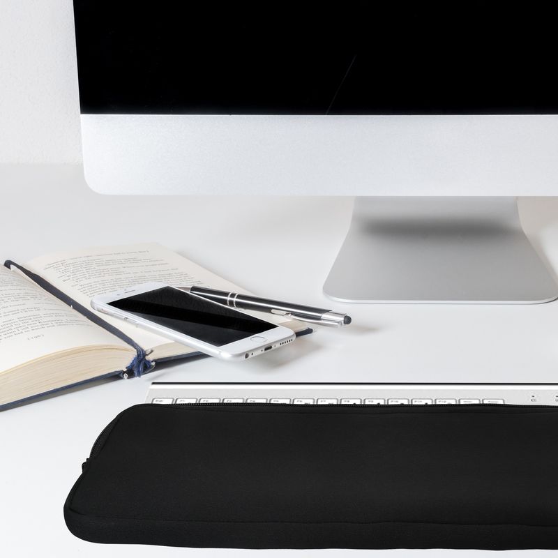 Laptop, Telefoane si Tablete - Laptopuri si accesorii - Piese laptop - Folii protectie si autocolante laptop - Husa tastatura Kwmobile pentru iClever GK03 Wireless, neopren, negru, protectie la socuri si apa - Infinity.ro
