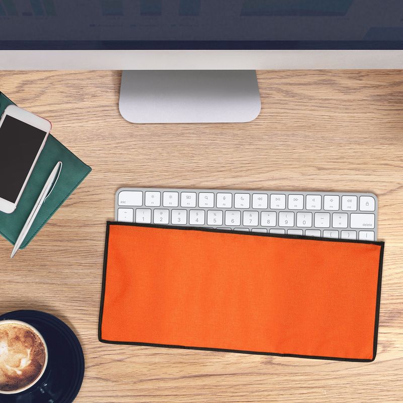 Laptop, Telefoane si Tablete - Laptopuri si accesorii - Piese laptop - Folii protectie si autocolante laptop - Husa tastatura Kwmobile pentru Apple Magic Keyboard, in (panza), portocaliu, anti-alunecare, inchidere cu fermoar - Infinity.ro