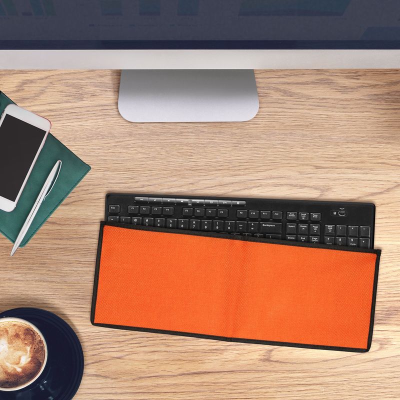 Laptop, Telefoane si Tablete - Laptopuri si accesorii - Piese laptop - Folii protectie si autocolante laptop - Husa tastatura Kwmobile pentru Logitech MK270 Wireless, in (panza), portocaliu, anti-alunecare, inchidere cu fermoar - Infinity.ro