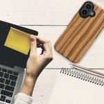 Laptop, Telefoane si Tablete - Telefoane mobile si accesorii - Accesorii Telefoane - Huse telefoane - Husa Kwmobile pentru iPhone 17, anti-alunecare, lemn, TPU, aspect vintage - Infinity.ro